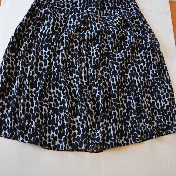 Flowy  Midi Skirt - Picture 6 of 7